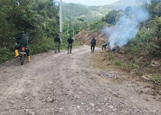 Satgas TMMD ke-129 Kodim 1407/Bone Bersihkan Badan Jalan Demi Maksimalkan Kualitas Peningkatan Infrastruktur