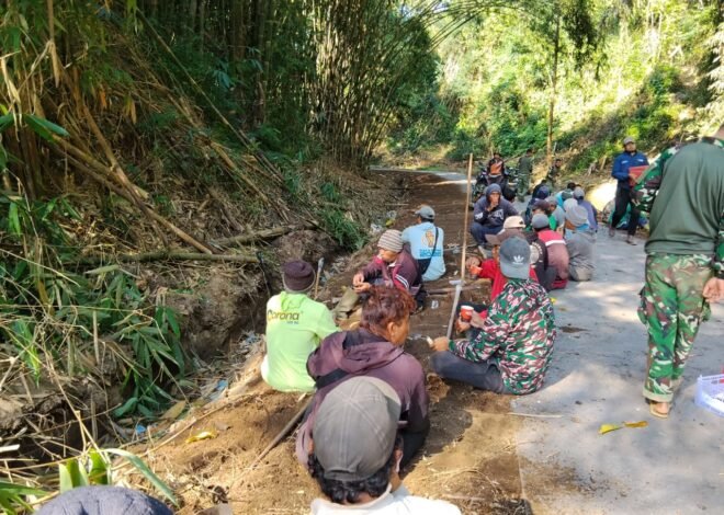 Ngopi Bersama Satgas TMMD Perkuat Komunikasi dan Kedekatan dengan Warga Desa Sekardadi