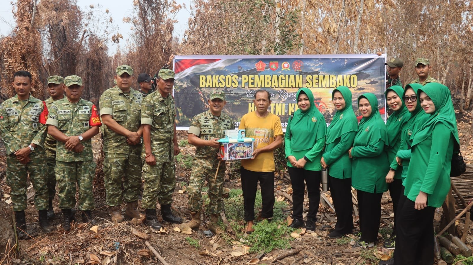 TNI Angkatan Darat Gelar Aksi Sosial di HUT Ke-81 di Kapuas