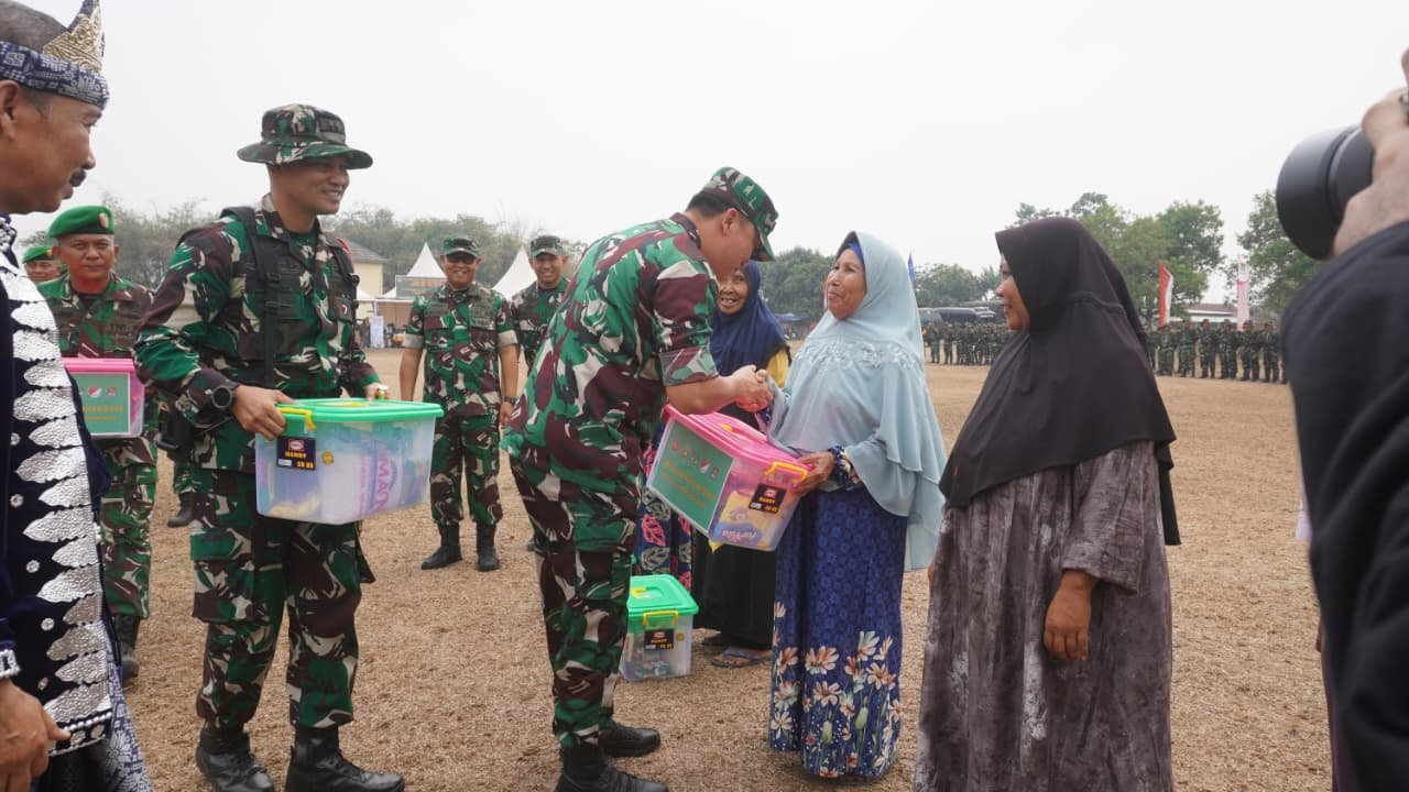TNI luncurkan program TMMD ke-130 dengan bantuan sosial bagi warga Tangerang
