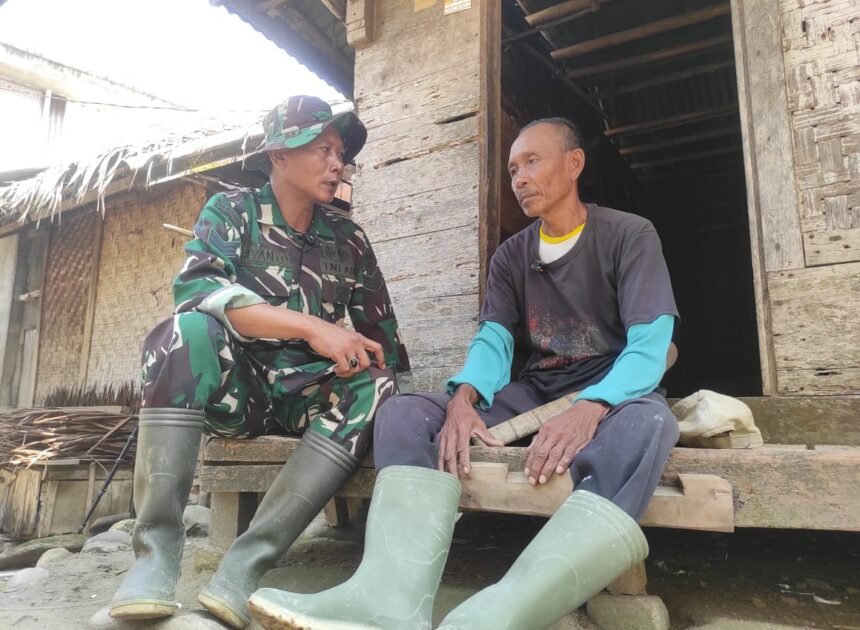 Setelah 30 Tahun Tinggal di Rumah Rusak, Bapak Entang Dapat Harapan dari TMMD
