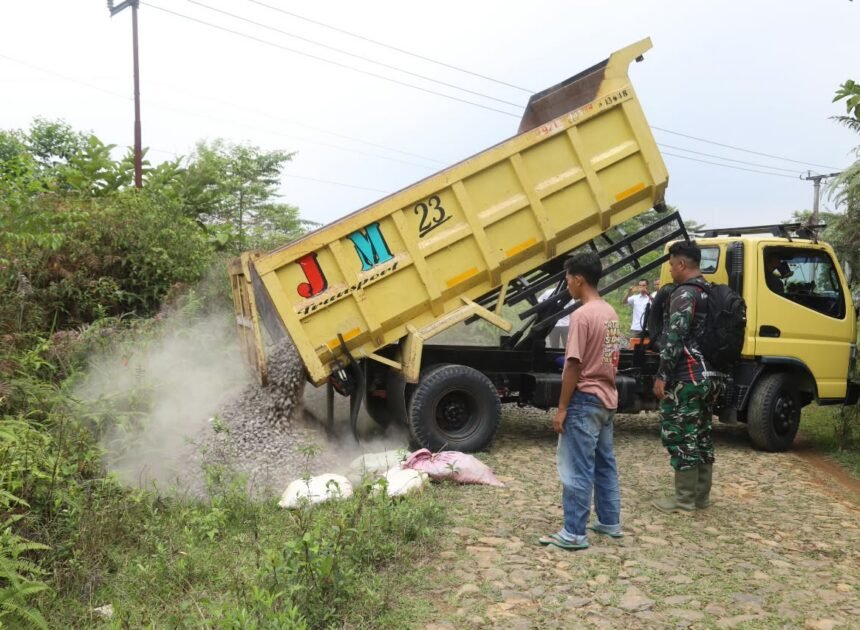 Proyek TMMD ke-130: Pembangunan Jalan Cibedug 1,4 Km Diharapkan Perbaiki Akses Masyarakat