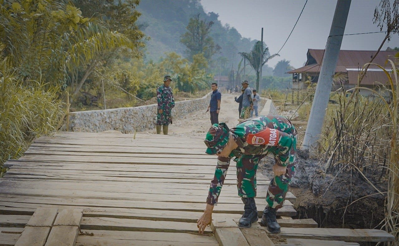 Kunjungan Dansatgas TMMD ke-130 Berikan Dukungan Langsung kepada Prajurit Luwu Timur