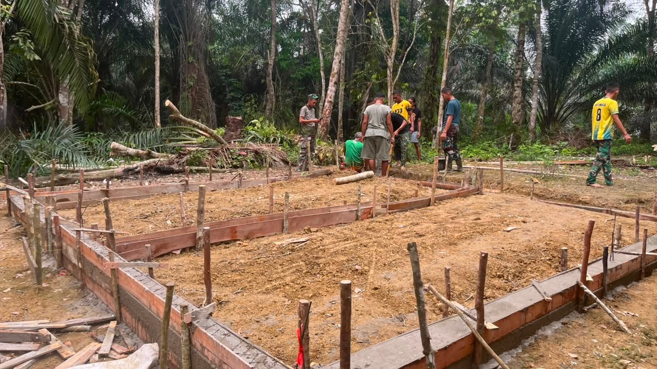 Program TMMD: Membawa Perubahan Hidup untuk Ibu Tina dengan Pembangunan Rumah