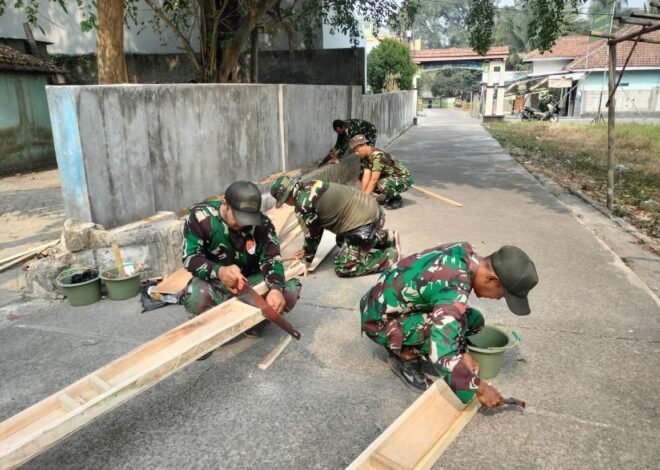Kodim 0510/Tigaraksa Fokus Pada Konstruksi Bekisting Di Desa Sumur Bandung