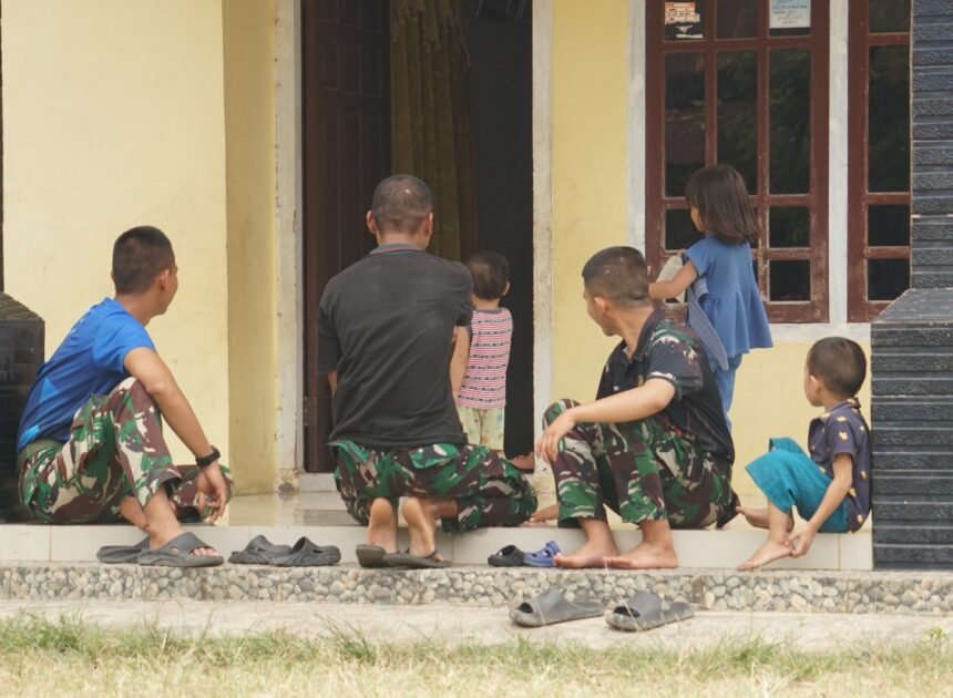 Keceriaan Anak Kandang Limun Tunjukkan Hubungan Erat dengan Satgas TMMD