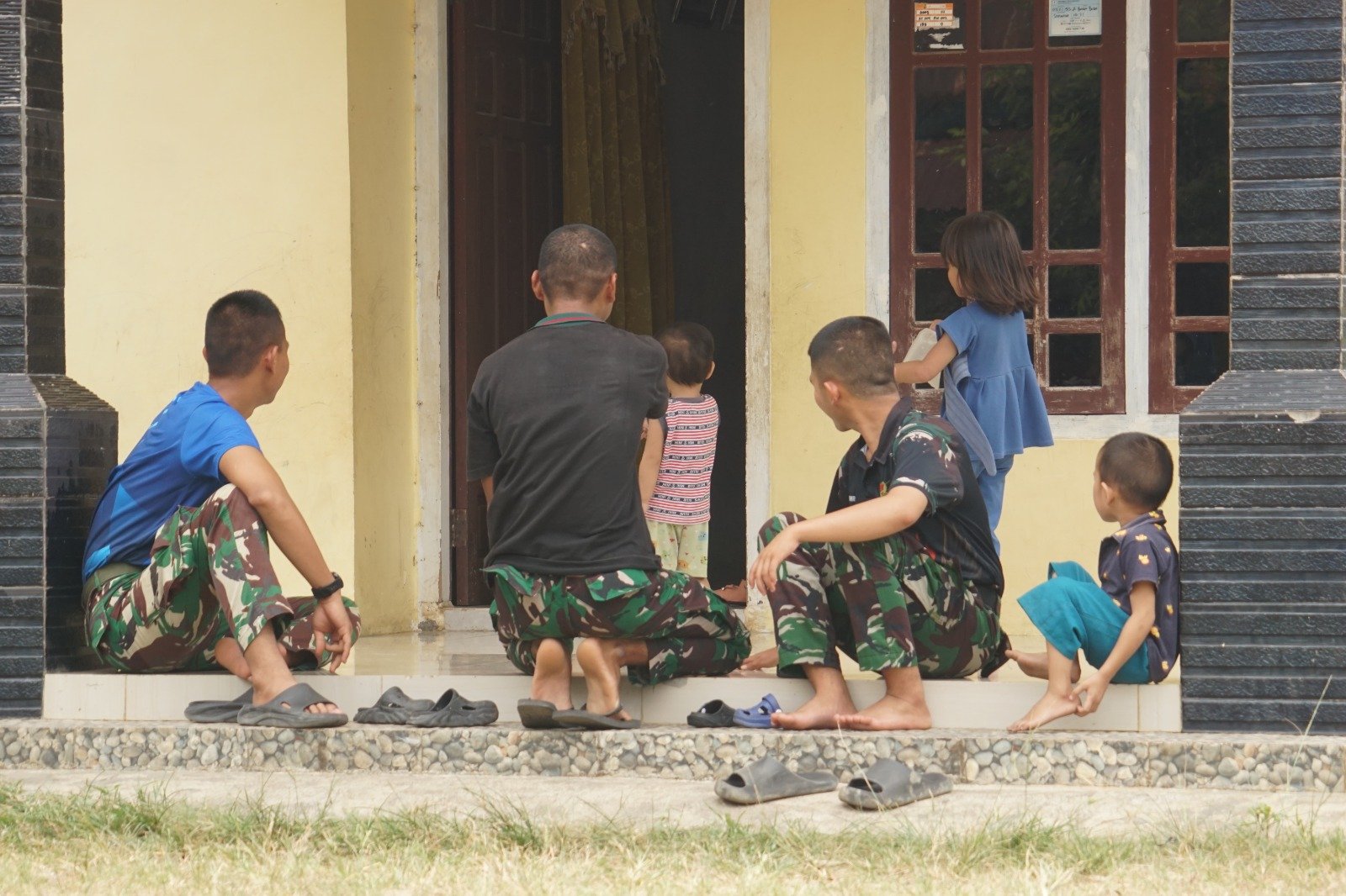 Keceriaan Anak Kandang Limun Tunjukkan Hubungan Erat dengan Satgas TMMD