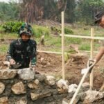 Keharmonisan TNI-Polri Bersama Warga dalam Membangun Desa di Luwu Timur