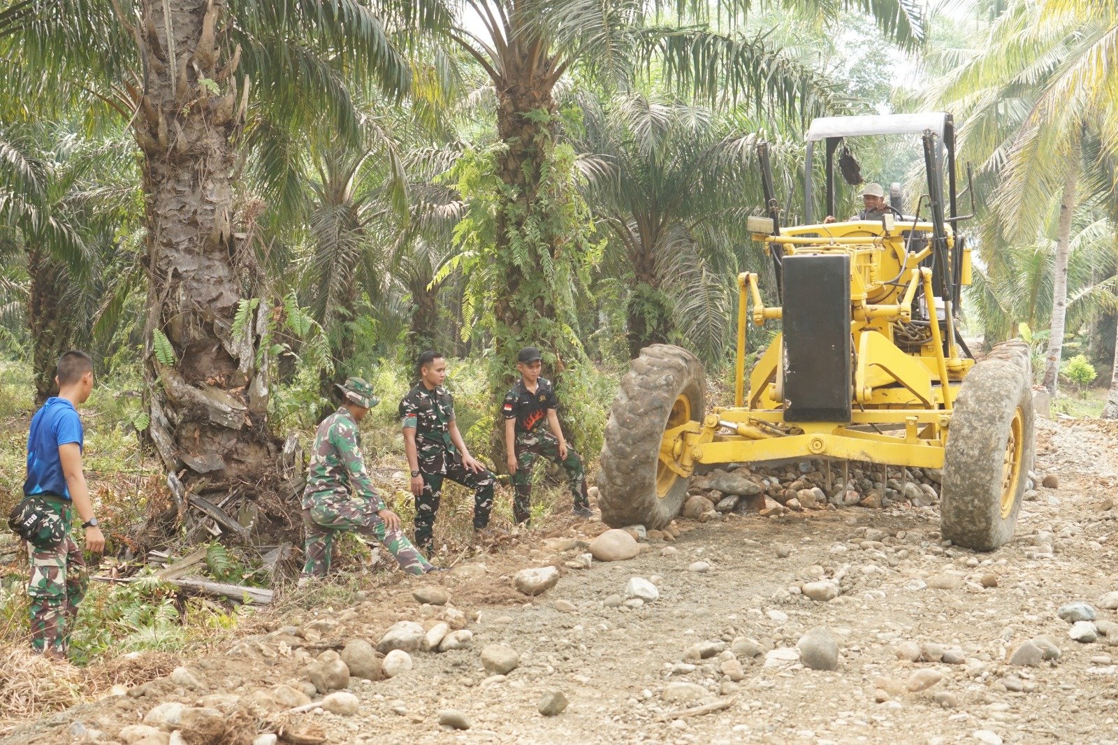 Proyek TMMD ke-130: Jalan Baru, Harapan Ekonomi Bagi Masyarakat Perbatasan