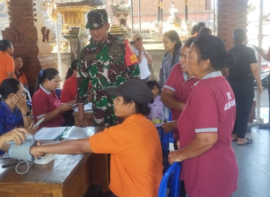 Peran TNI AD dalam Memperkuat Kesehatan Masyarakat di Desa Bunutin