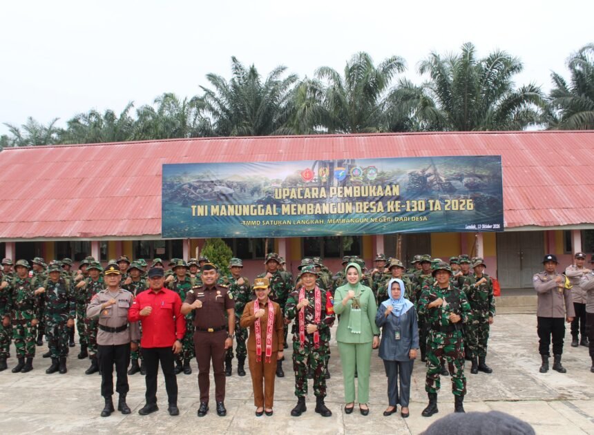 Keterlibatan TNI dan Rakyat dalam TMMD 130 Dorong Pembangunan Desa Amboyo Selatan