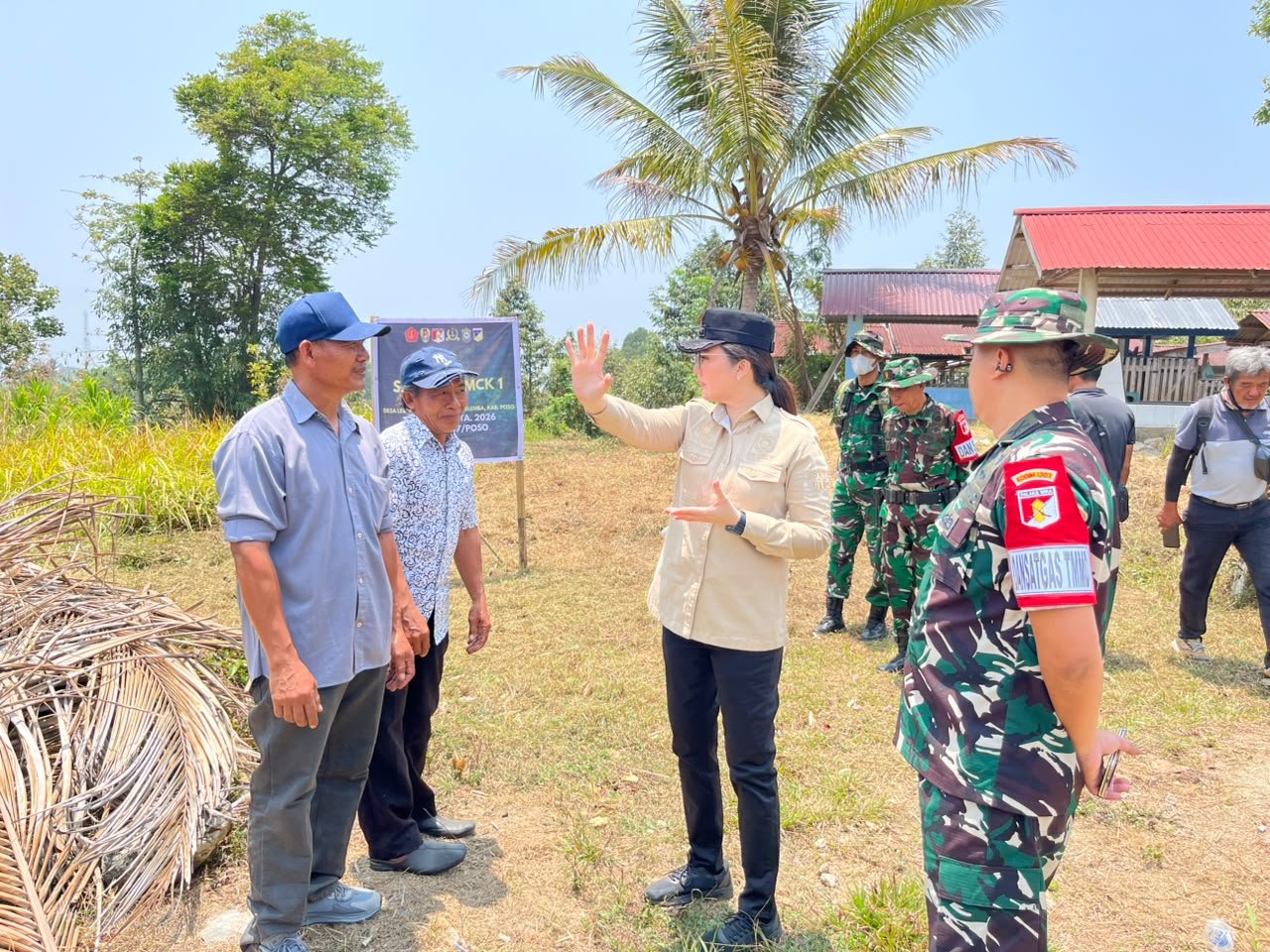 Pembangunan MCK di Desa Leboni Diperiksa Bupati dan Dandim Pasca TMMD