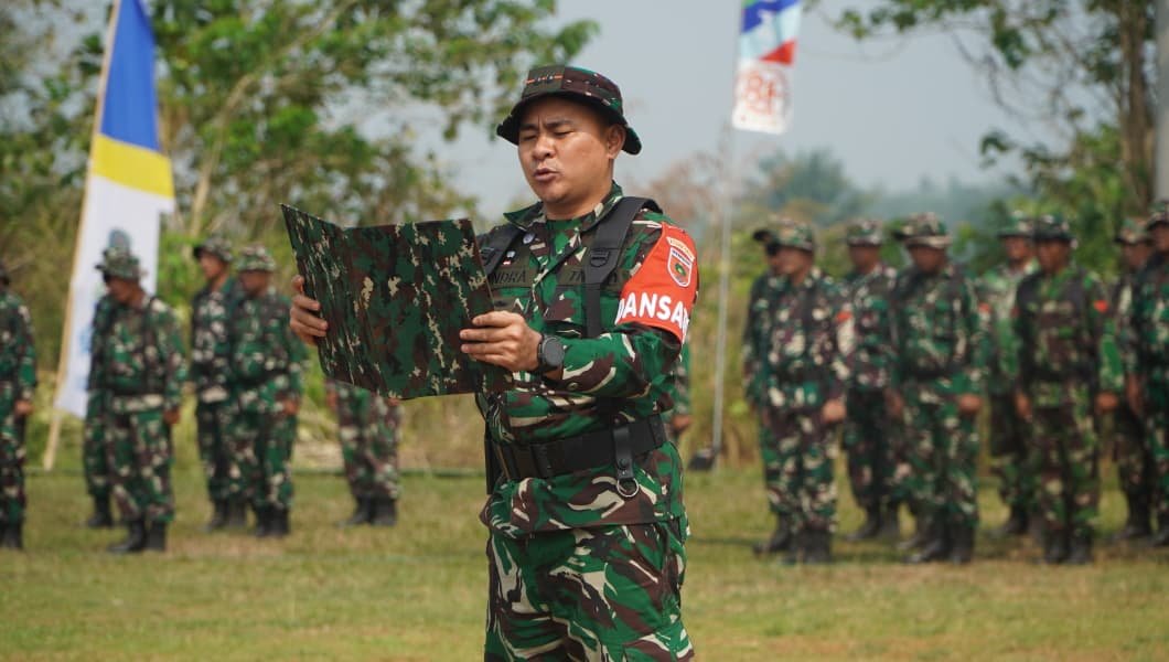 Bupati dan Dandim Luwu Timur Rayakan TMMD dengan Penyerahan Sembako Simbolis