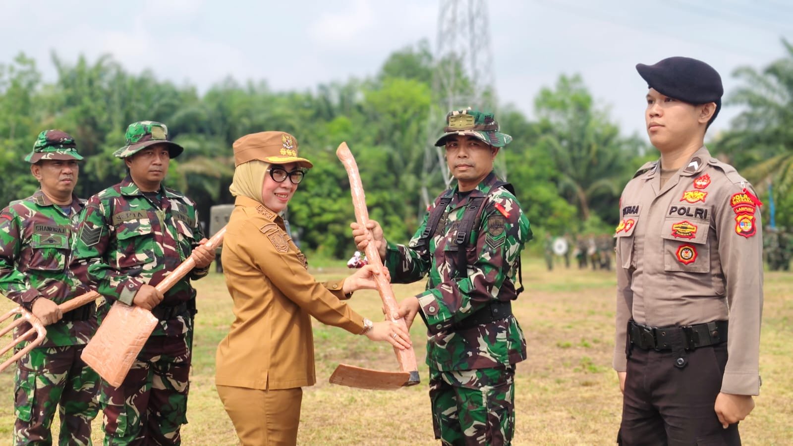 TNI dan Pemda Way Kanan Galang Kerjasama Melalui TMMD ke-130 di Pedesaan