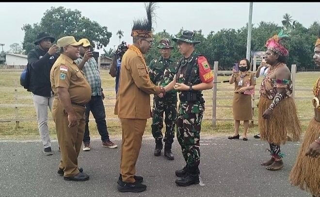 Tradisi Lokal Arfak Warnai Acara Pembukaan TMMD ke-130 di Manokwari Selatan