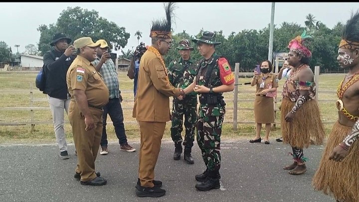 Tradisi Lokal Arfak Warnai Acara Pembukaan TMMD ke-130 di Manokwari Selatan