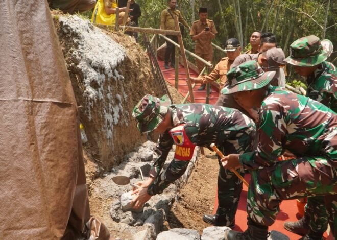 Simbolis Awal TMMD 130, Bupati Malang Laksanakan Peletakan Batu di Desa Taji