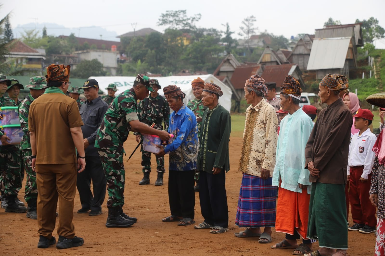 Pembangunan Jalan Menuju Situs Cibedug Dorong Peningkatan Ekonomi Desa Citorek Barat